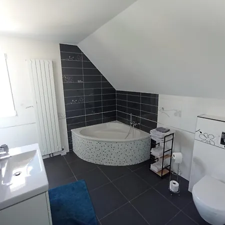 Privee Et Independante